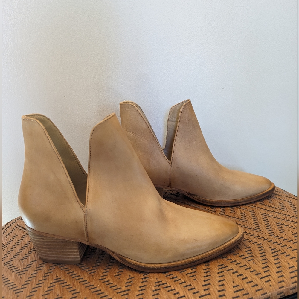 Free People Charm Double V Leather Boots *perfect condition!*